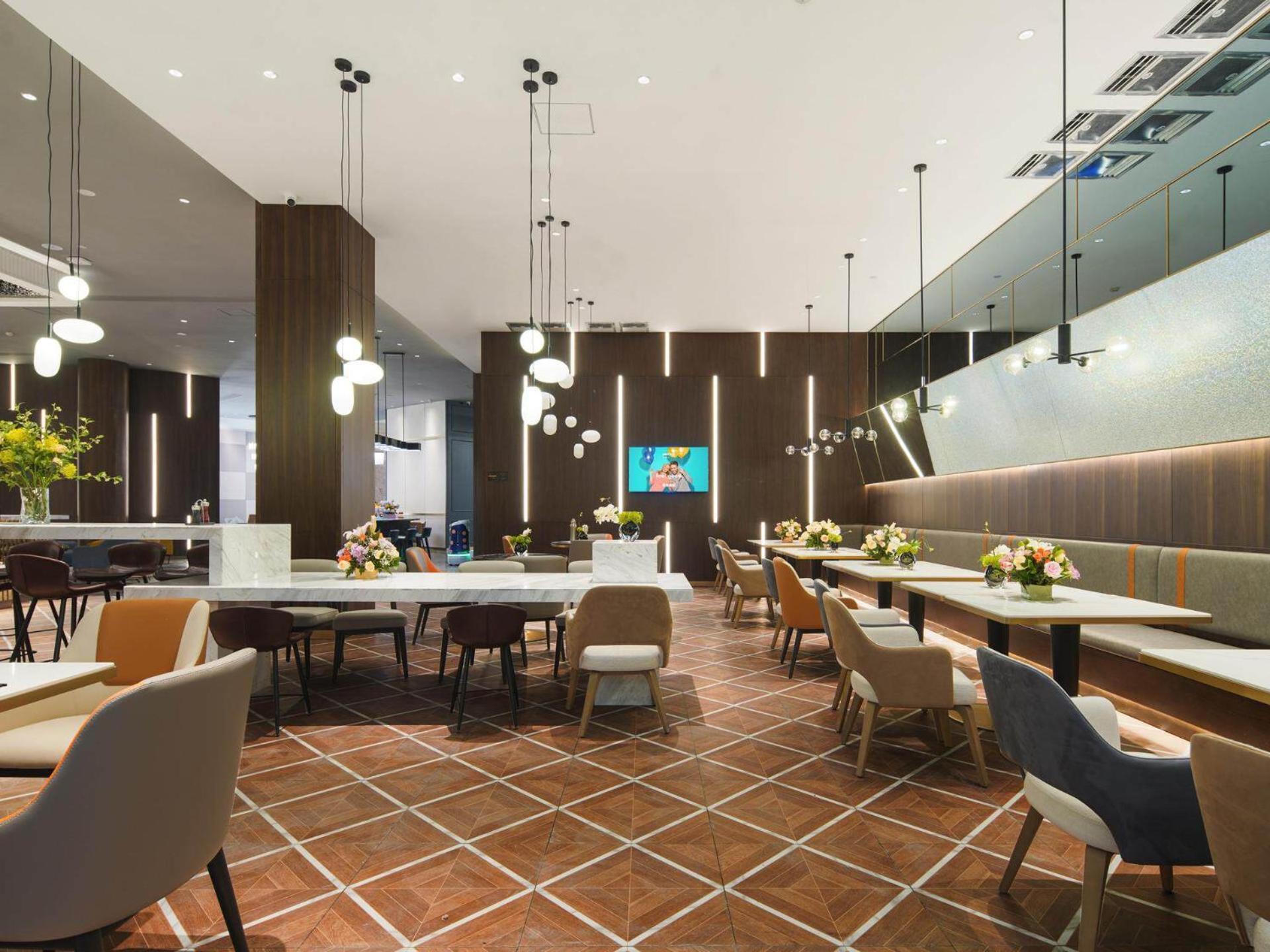 Park Inn By Radisson Nanchong Yilong Star City Plaza Exterior foto